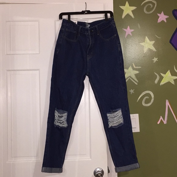Boohoo Denim - Dark wash, ripped, boyfriend jeans